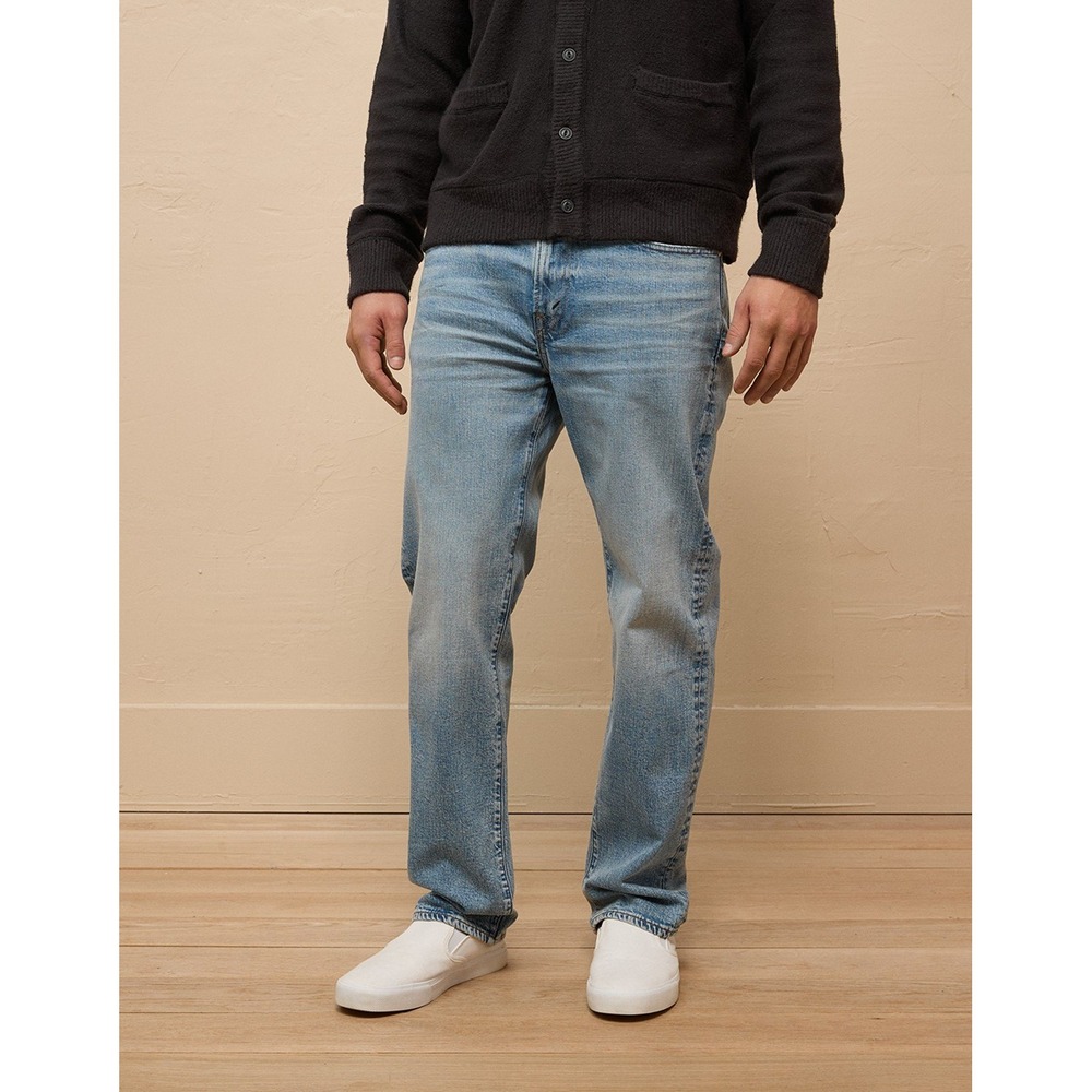 American Eagle Jeans Mens 36x32 Relaxed Straight Airflex+ Light Wash Distressed